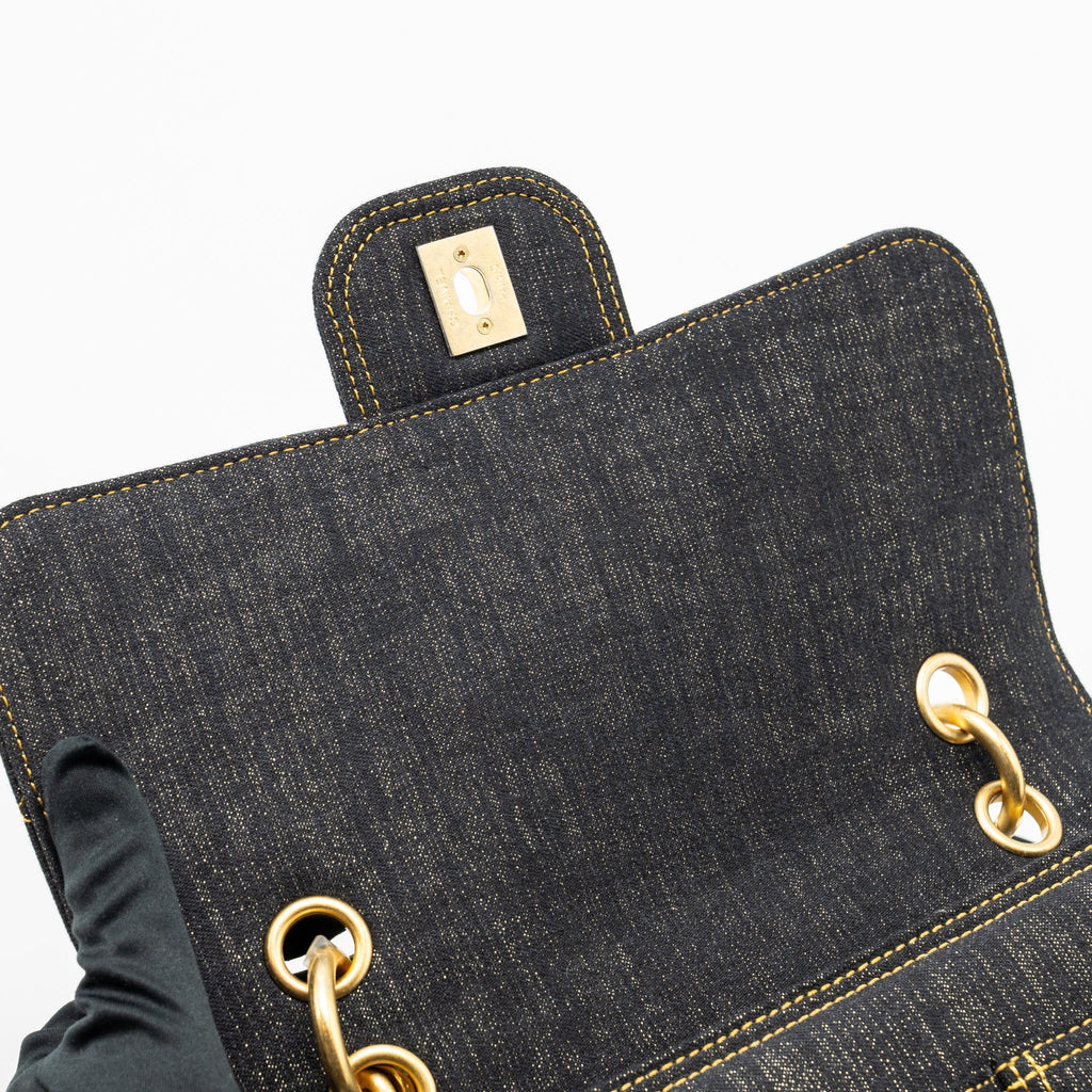 23S FLAP BACKPACK DENIM DARK BLUE WITH BRUSHED GHW (MICROCHIP)