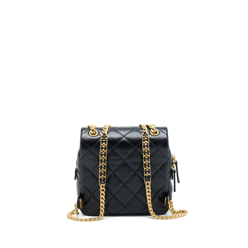 22P FLAP BACKPACK CAVIAR BLACK BRUSHED GHW (MICROCHIP)