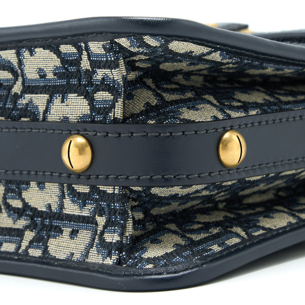 ADDICT VERTICAL MESSENGER BAG OBLIQUE CANVAS BLUE GHW