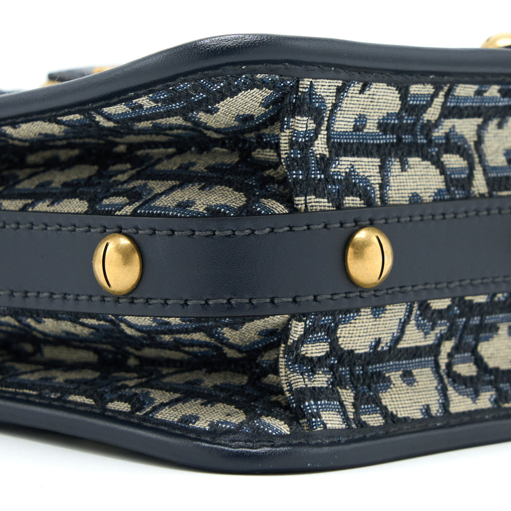 ADDICT VERTICAL MESSENGER BAG OBLIQUE CANVAS BLUE GHW