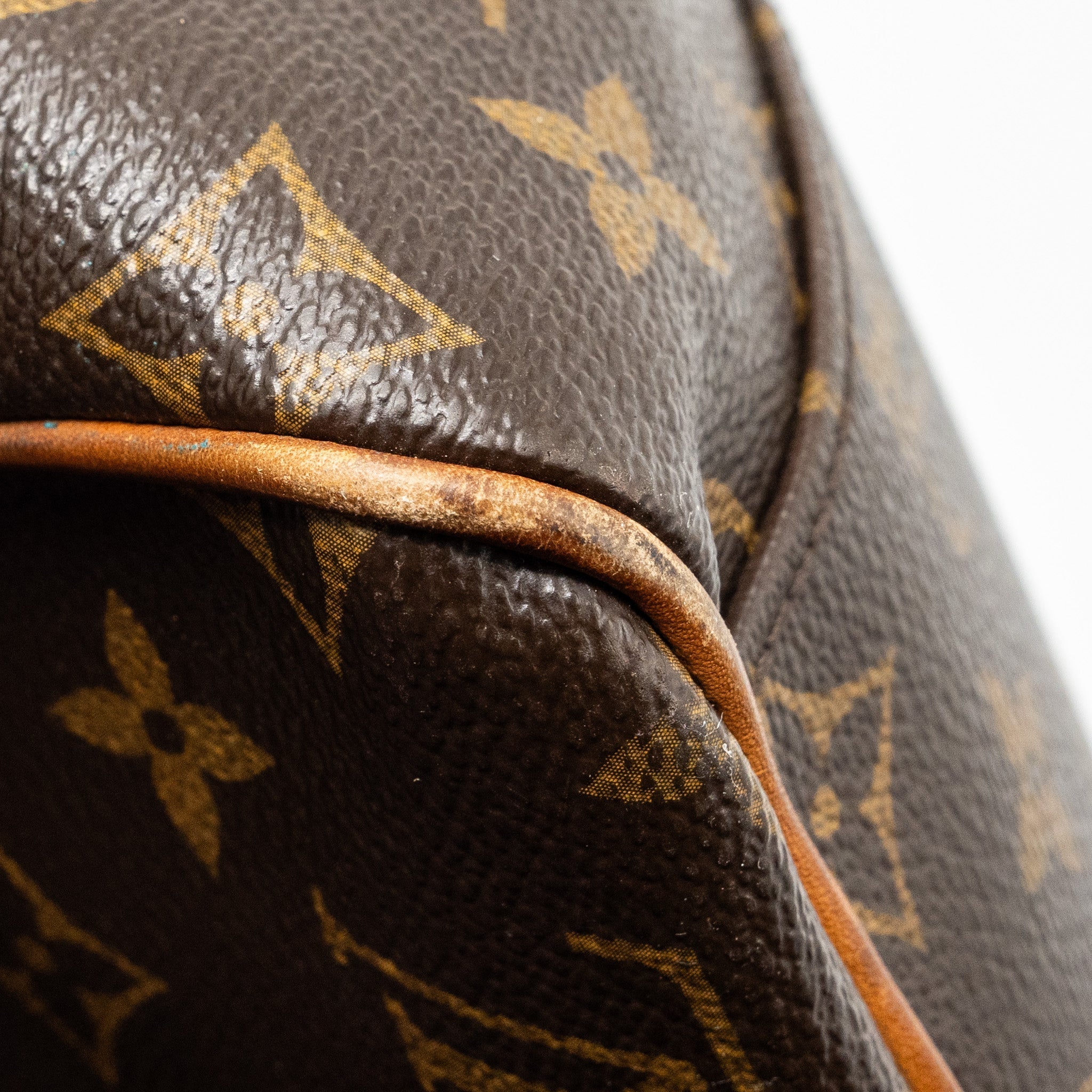 MEN’S MESSENGER BAG MONOGRAM CANVAS GHW