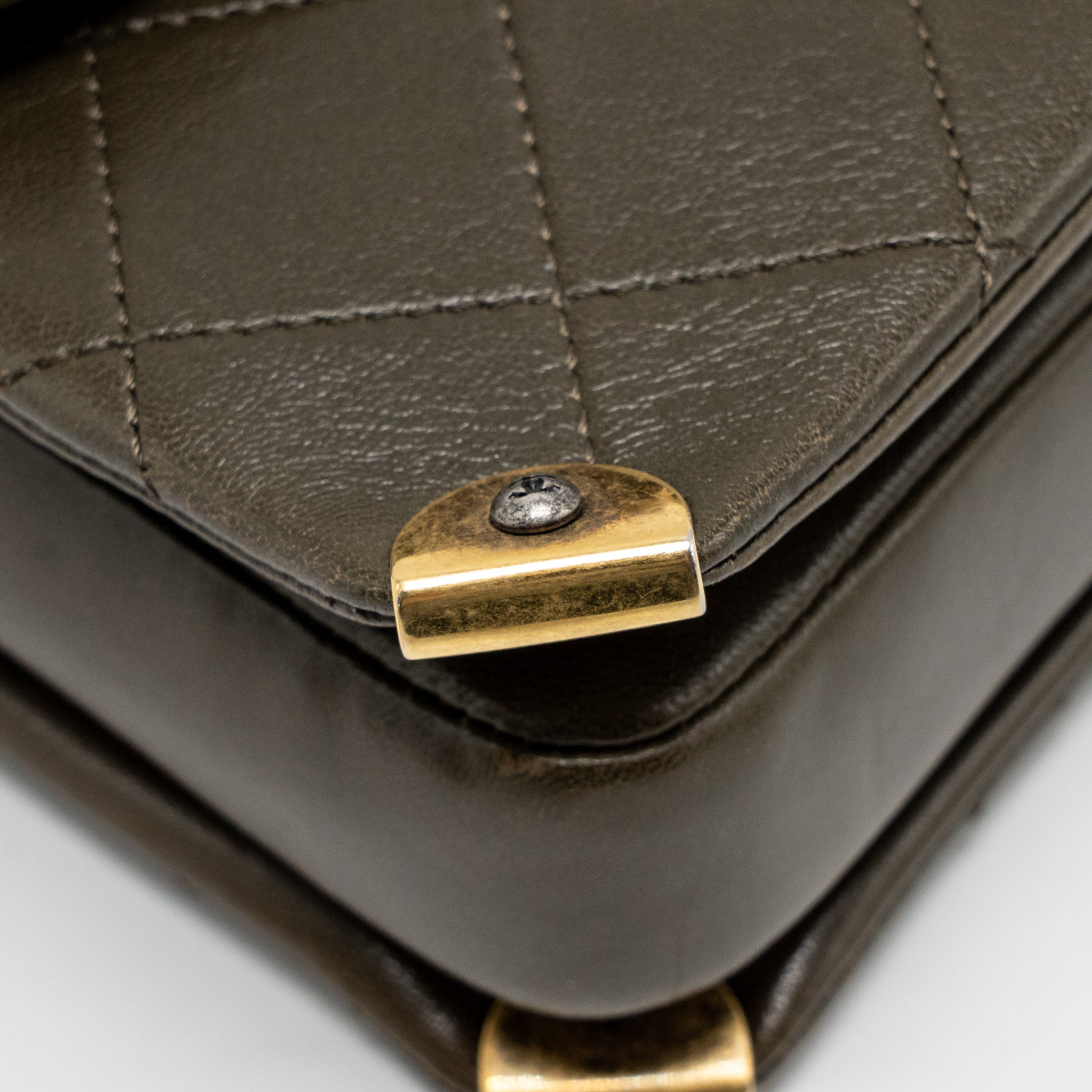 QUILTED MESSENGER FLAP BAG LAMBSKIN OLIVE GREEN MULTICOLOUR HARDWARE