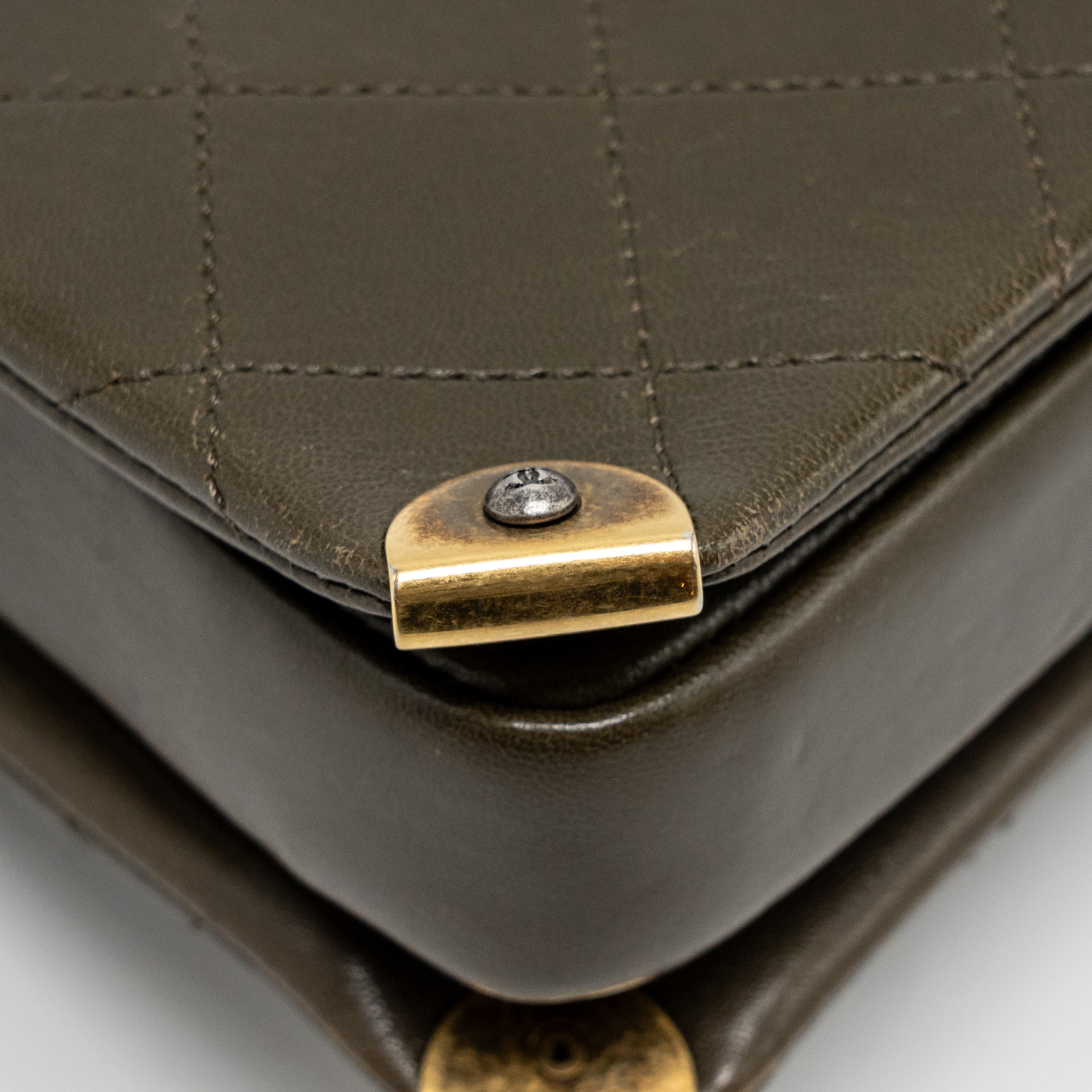QUILTED MESSENGER FLAP BAG LAMBSKIN OLIVE GREEN MULTICOLOUR HARDWARE