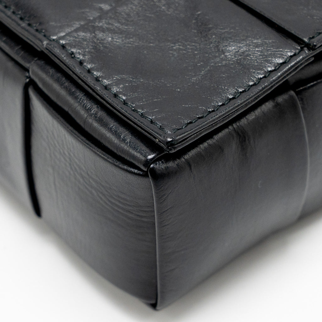 CASSETTE MESSENGER BAG CALFSKIN BLACK SHW