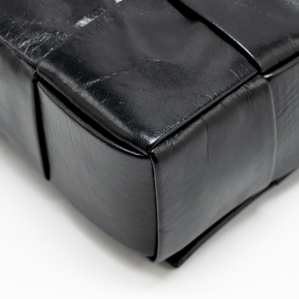 CASSETTE MESSENGER BAG CALFSKIN BLACK SHW