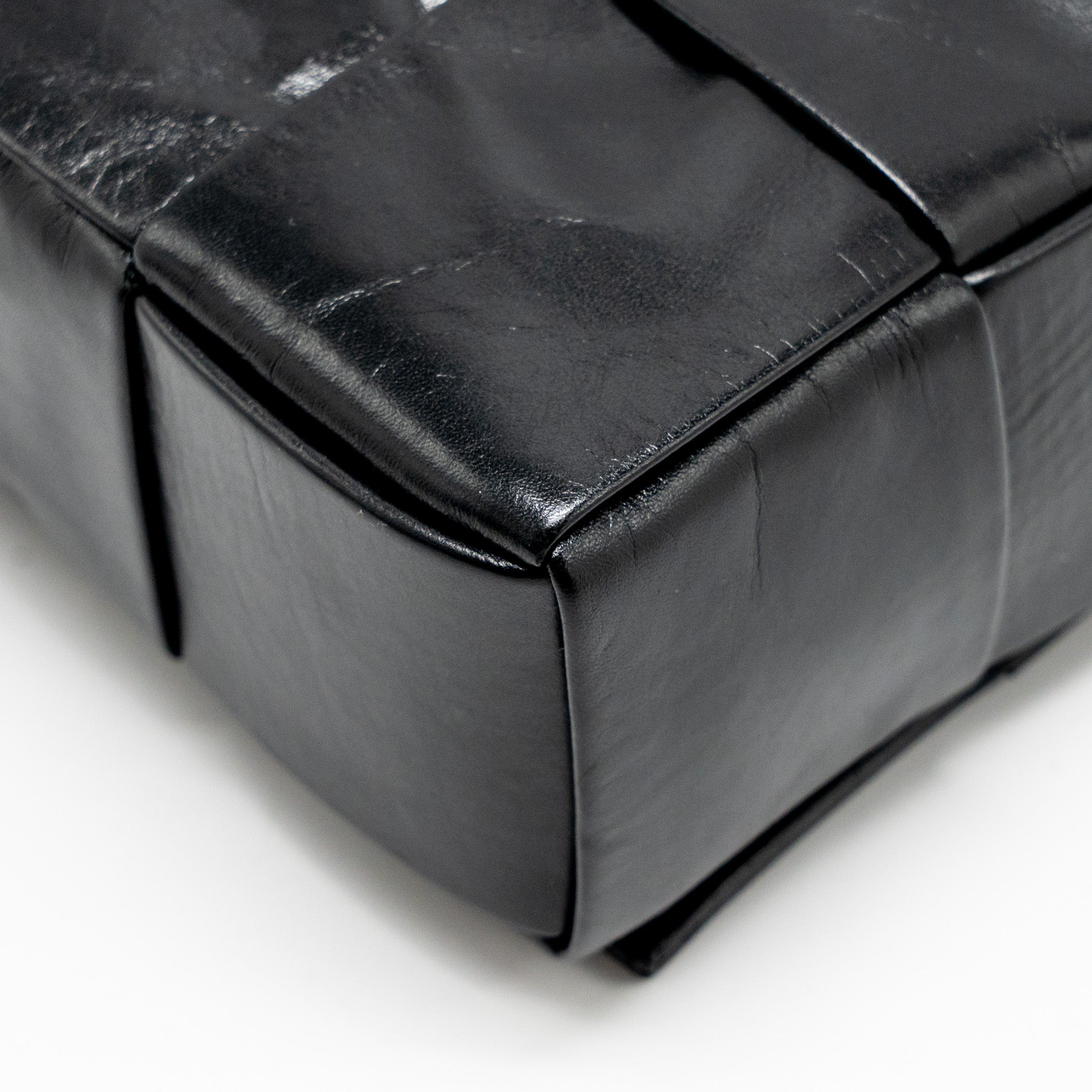 CASSETTE MESSENGER BAG CALFSKIN BLACK SHW