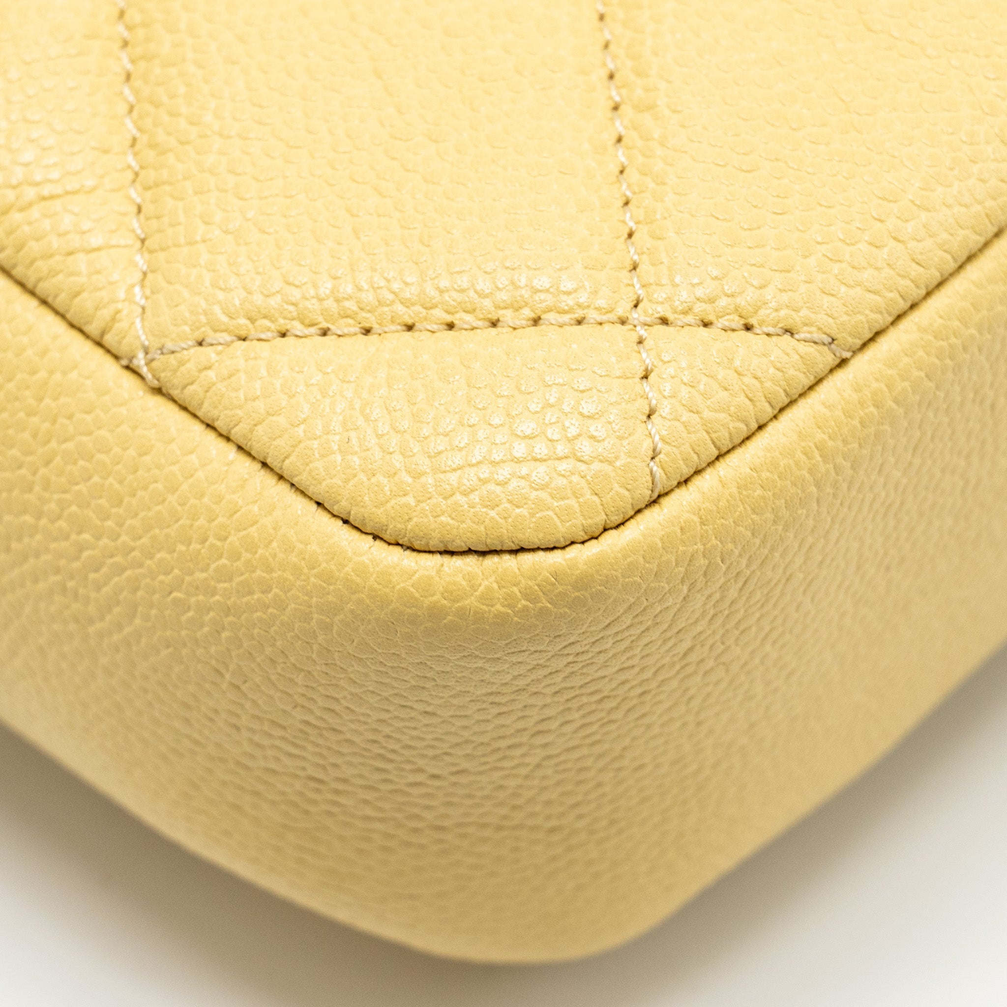 22P QUILTED FLAP BACKPACK CAVIAR LIGHT YELLOW GHW (MICROCHIP)