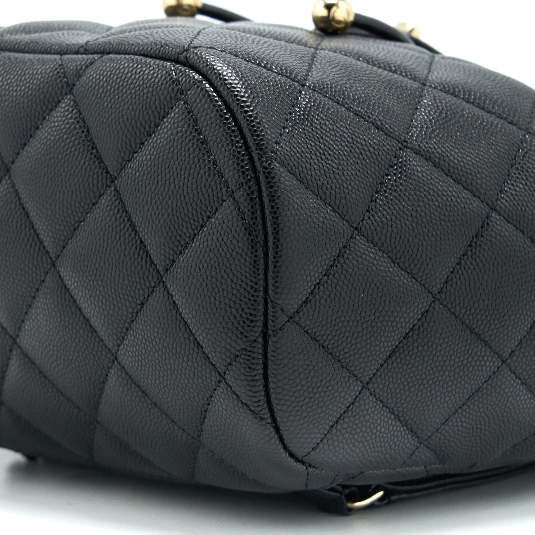 23P MINI FLAP BACKPACK CAVIAR BLACK LGHW (MICROCHIP)