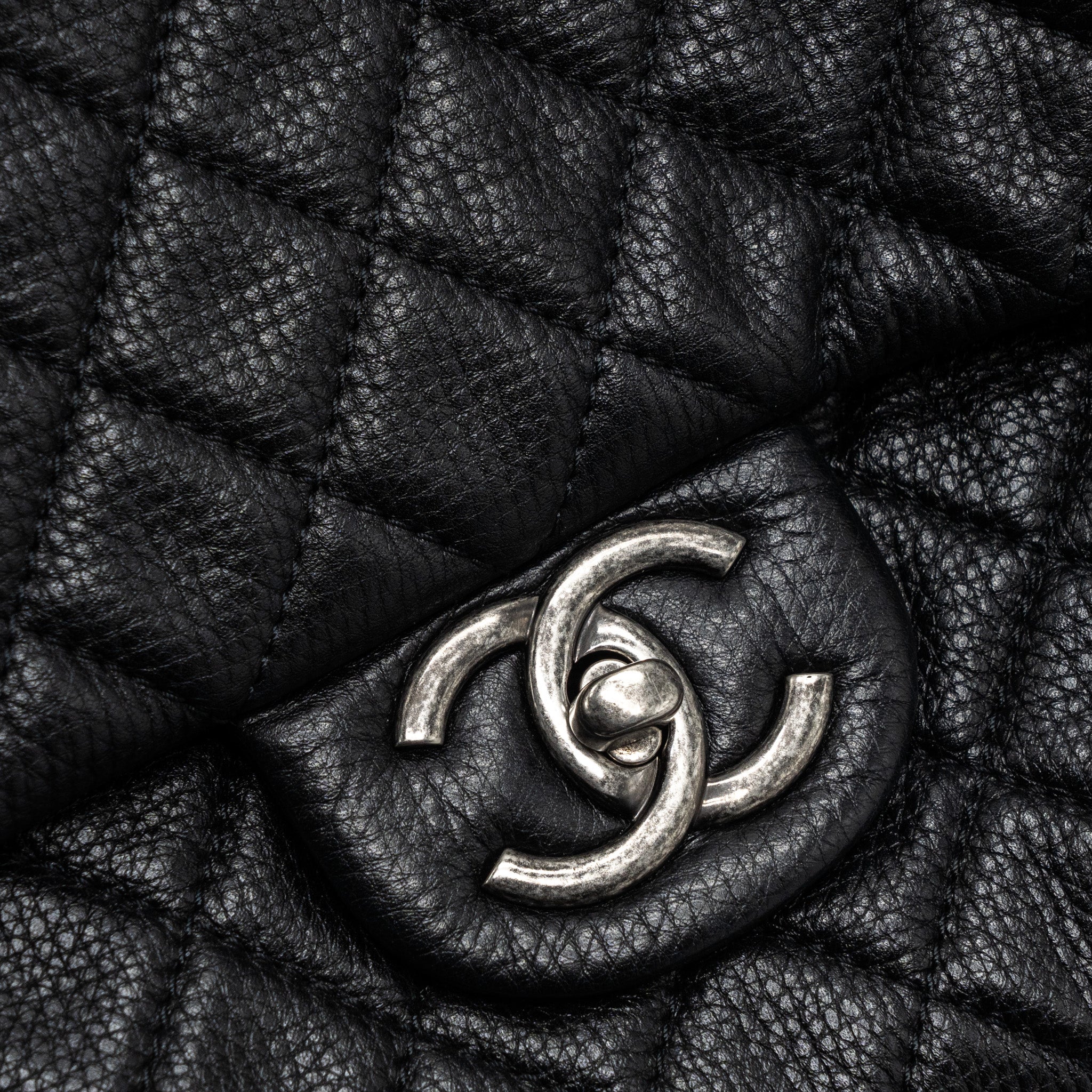 XXL CLASSIC TRAVEL FLAP CALFSKIN BLACK RUTHENIUM HARDWARE