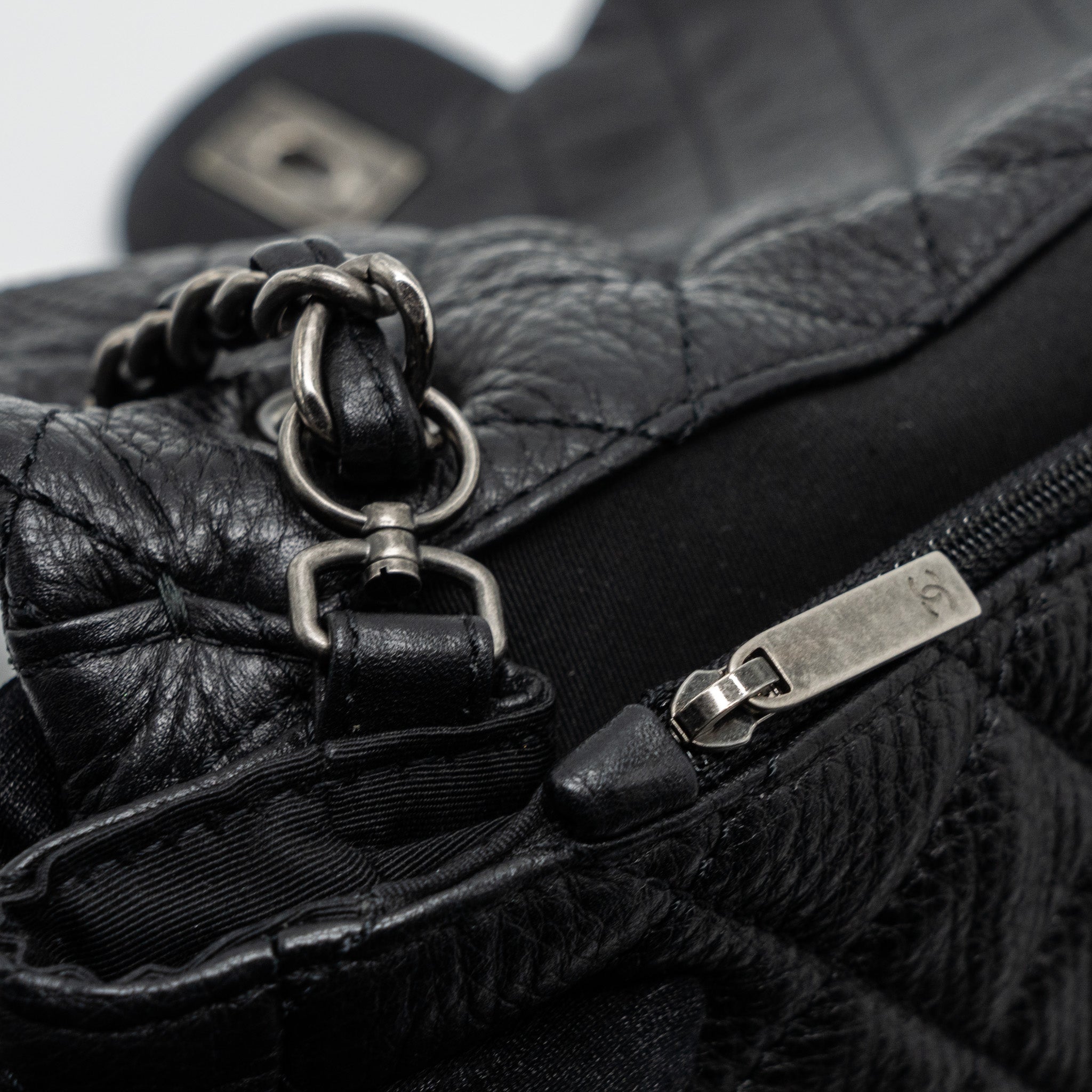 XXL CLASSIC TRAVEL FLAP CALFSKIN BLACK RUTHENIUM HARDWARE