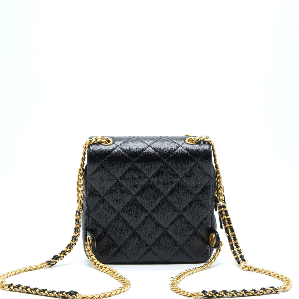 22P FLAP BACKPACK CAVIAR BLACK GHW