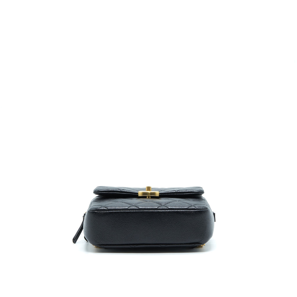 22P FLAP BACKPACK CAVIAR BLACK GHW