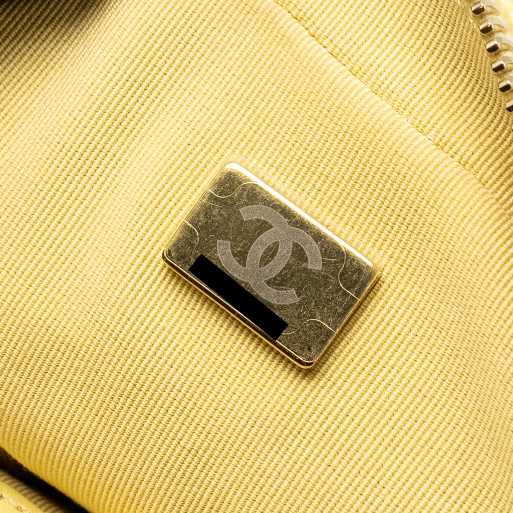 22P QUILTED FLAP BACKPACK CAVIAR LIGHT YELLOW GHW (MICROCHIP)