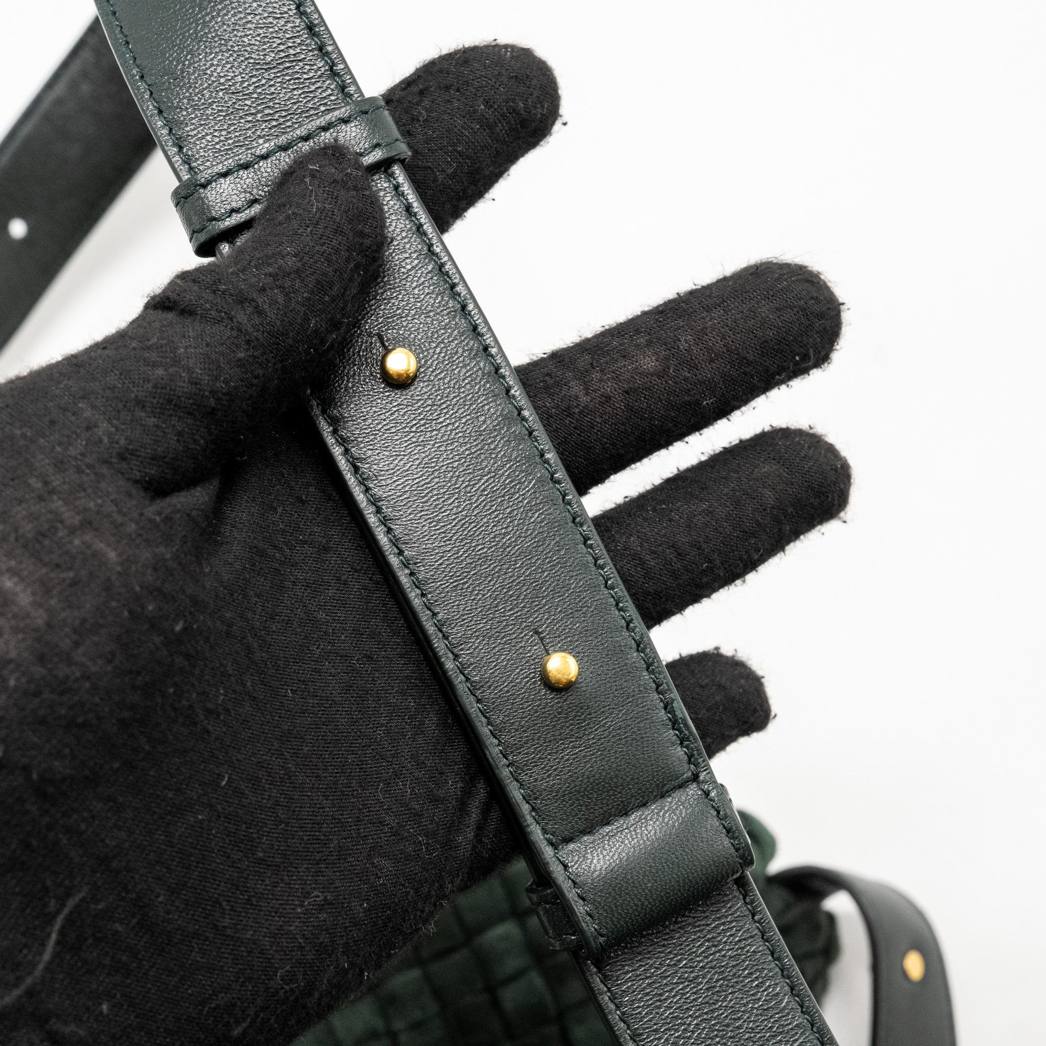 COBBLE MESSENGER BAG INTRECCIATO-WOVEN PADDED SUEDE DARK GREEN GHW
