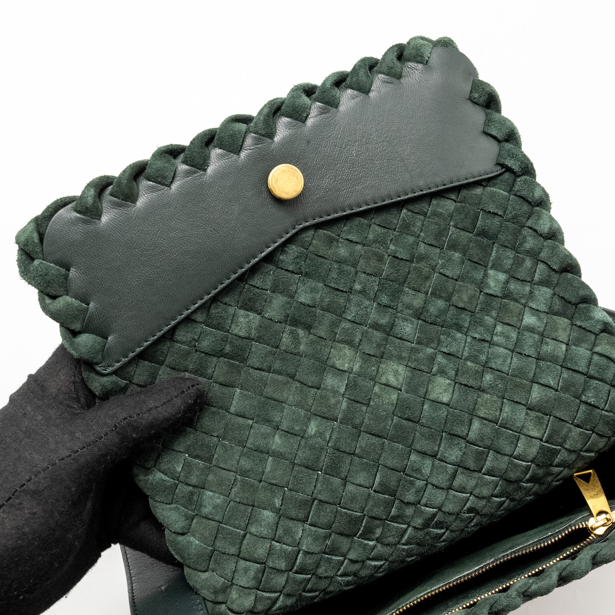 COBBLE MESSENGER BAG INTRECCIATO-WOVEN PADDED SUEDE DARK GREEN GHW