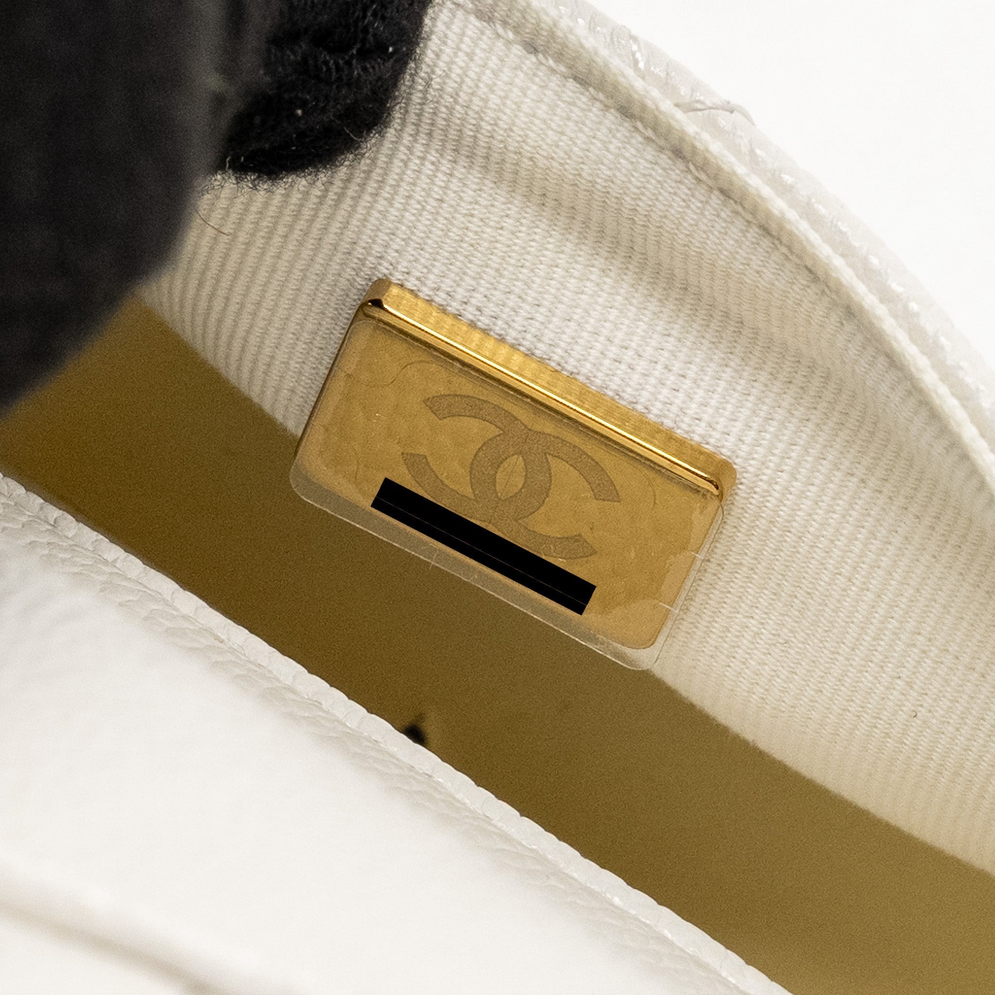 23K TRIPLE POCKET MINI BACKPACK CAVIAR WHITE LGHW (MICROCHIP)